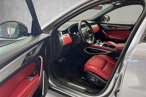 Jaguar F-PACE 9 of 30