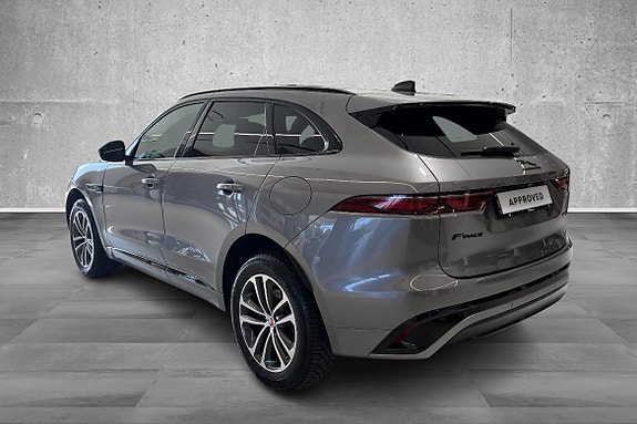 Jaguar F-PACE 3 of 5