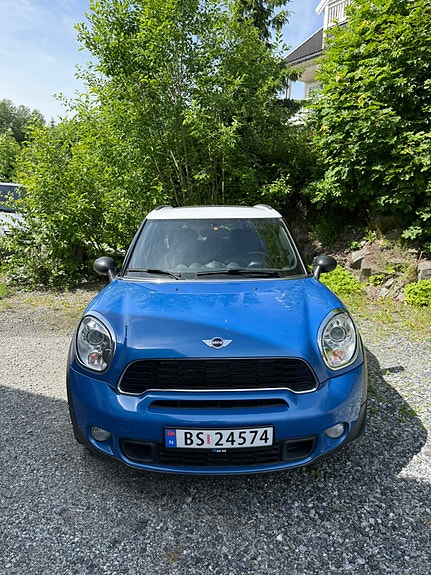 MINI Countryman Cooper S 2 of 5