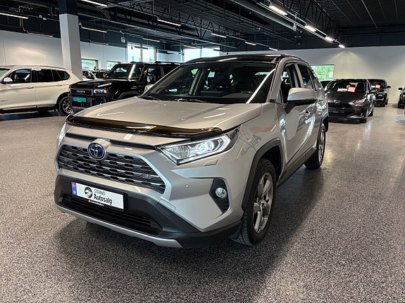 Toyota RAV4 3 of 5