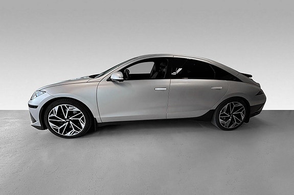 Hyundai Ioniq 6 3 of 5