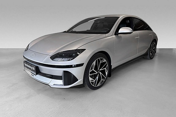 Hyundai Ioniq 6 2 of 5