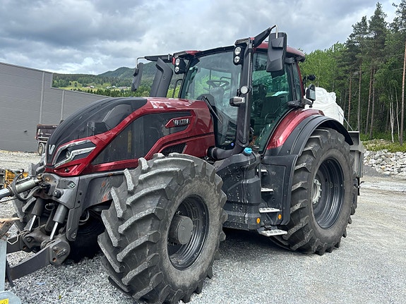 Valtra Q285 traktor - fronthydraulikk - godt utstyrt - leveringsklar