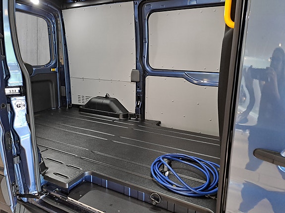 Ford Transit 23 of 27