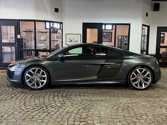 Audi R8 2 of 5