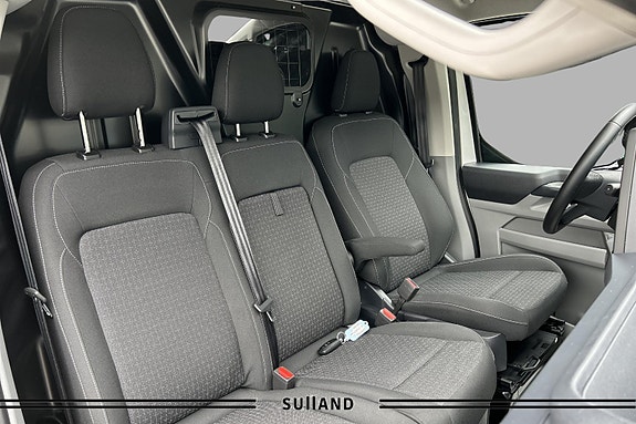 Ford E-Transit Custom 320L 15 of 20