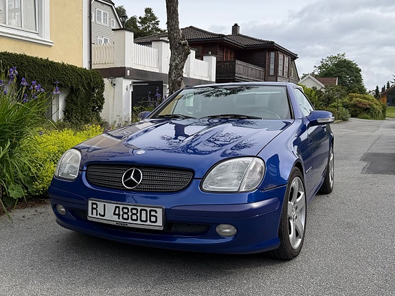Mercedes-Benz SLK200 2 of 5