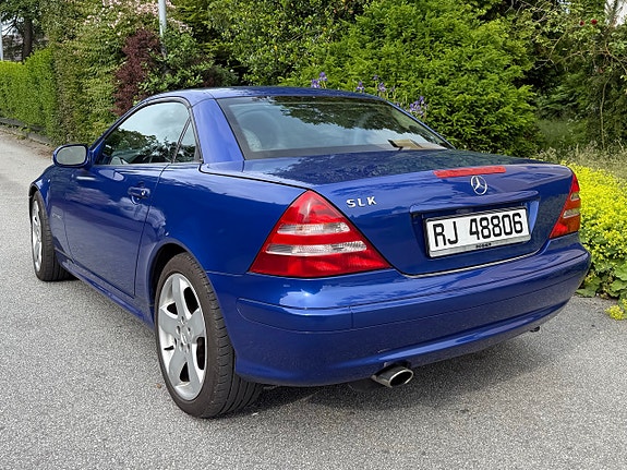Mercedes-Benz SLK200 5 of 5