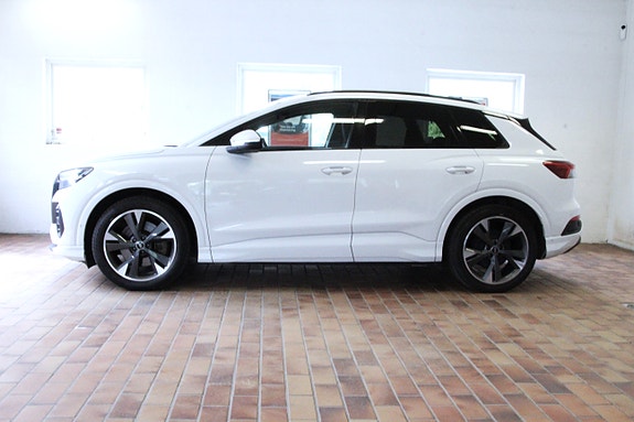 Audi Q4 e-tron 3 of 28