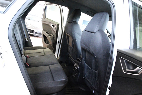 Audi Q4 e-tron 27 of 28
