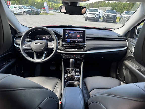 Jeep Compass 15 of 30