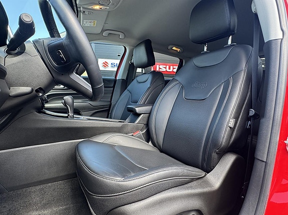 Jeep Compass 16 of 30