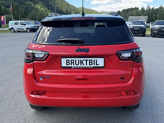 Jeep Compass 4 of 30