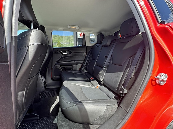Jeep Compass 13 of 30