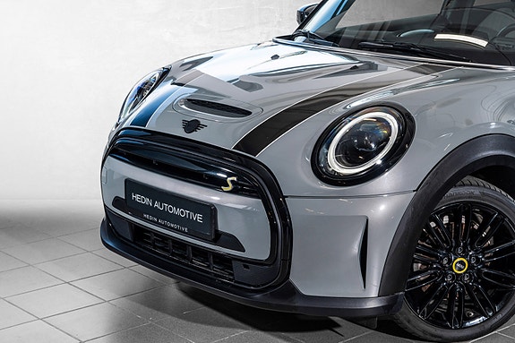 MINI Cooper SE 2 of 5