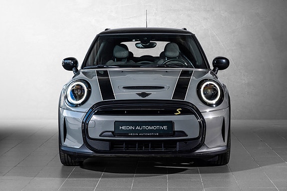 MINI Cooper SE 3 of 5