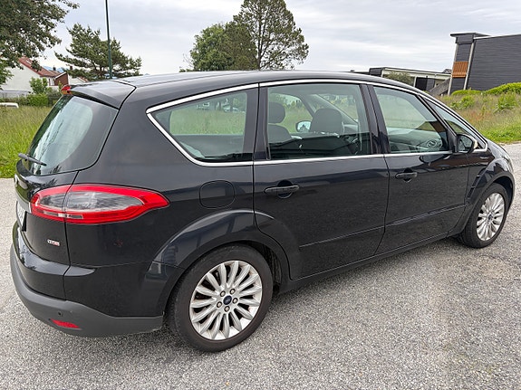 Ford S-MAX 4 of 5