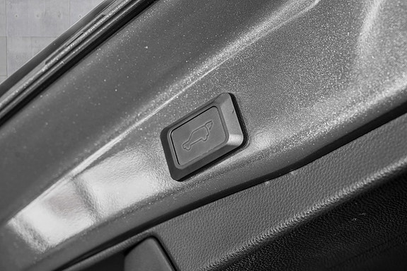 Toyota RAV4 Plug-in Hybrid 24 of 27