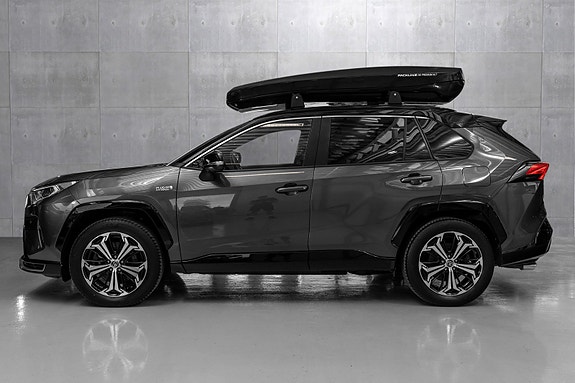 Toyota RAV4 Plug-in Hybrid 2 of 27