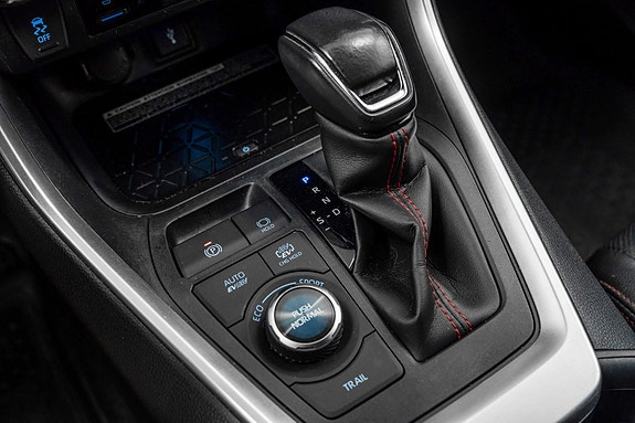 Toyota RAV4 Plug-in Hybrid 14 of 27