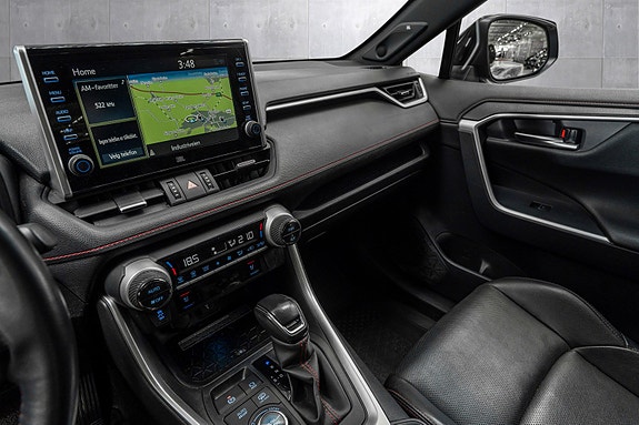 Toyota RAV4 Plug-in Hybrid 13 of 27