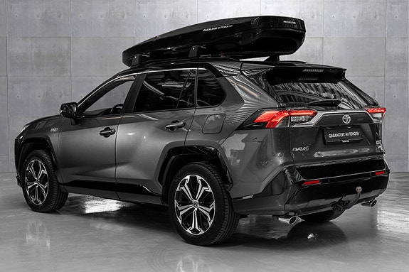 Toyota RAV4 Plug-in Hybrid 3 of 27