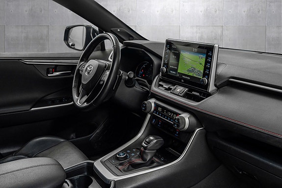 Toyota RAV4 Plug-in Hybrid 27 of 27