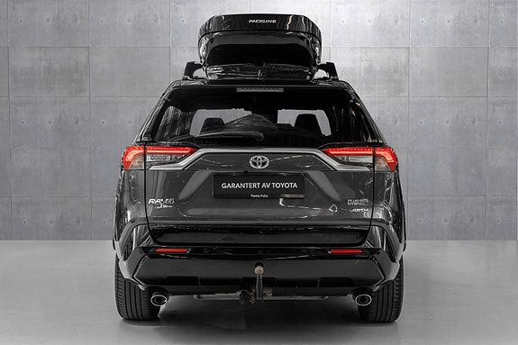 Toyota RAV4 Plug-in Hybrid 4 of 27