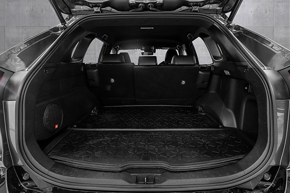 Toyota RAV4 Plug-in Hybrid 23 of 27