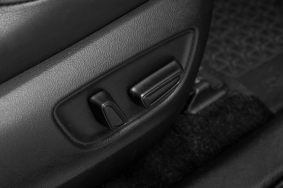 Toyota RAV4 Plug-in Hybrid 26 of 27