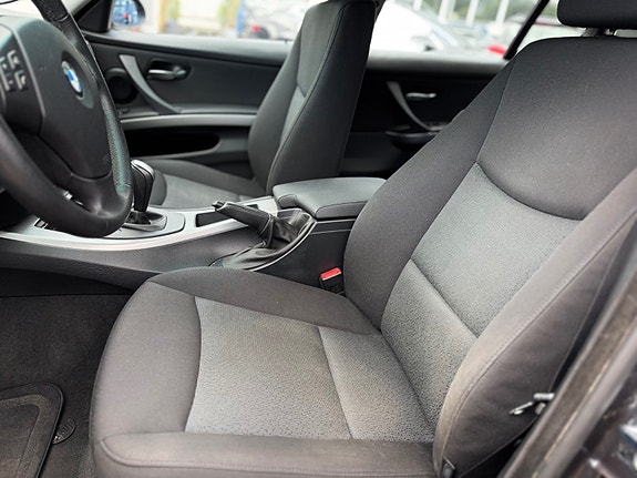 BMW 318i 11 of 17