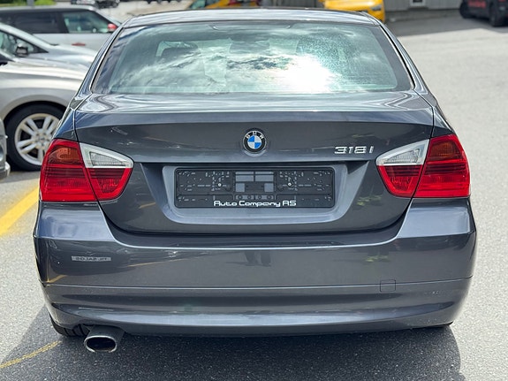 BMW 318i 6 of 17