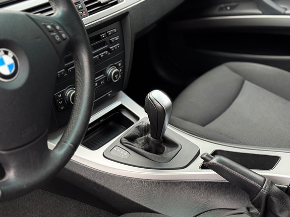 BMW 318i 10 of 17