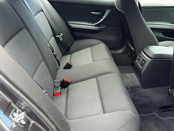 BMW 318i 15 of 17