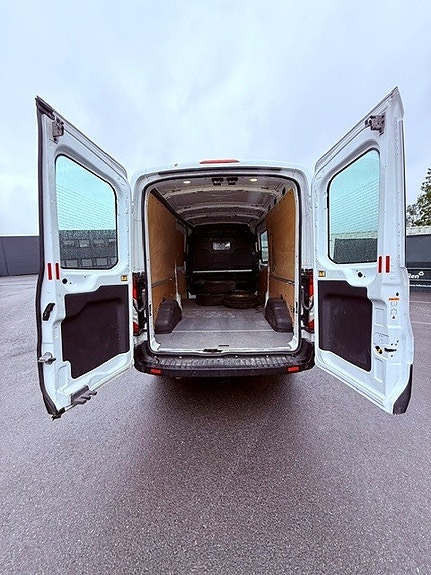 Ford Transit 3 of 5
