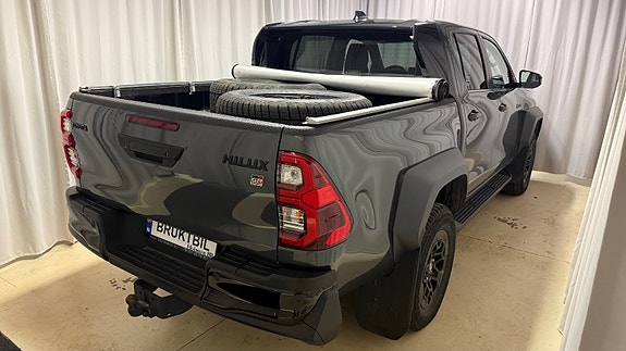Toyota HiLux 5 of 29