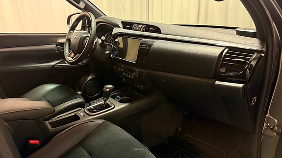 Toyota HiLux 15 of 29