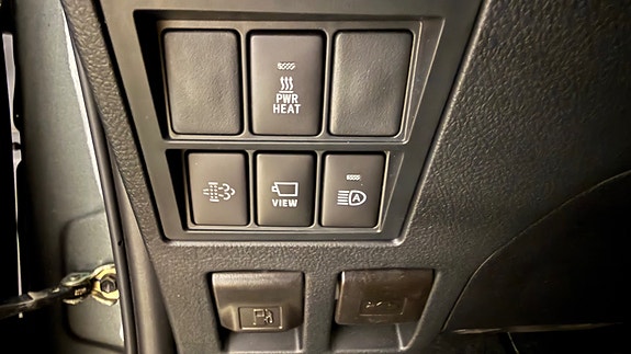 Toyota HiLux 20 of 29