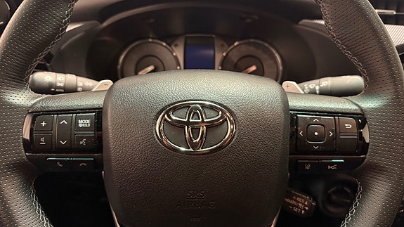 Toyota HiLux 21 of 29