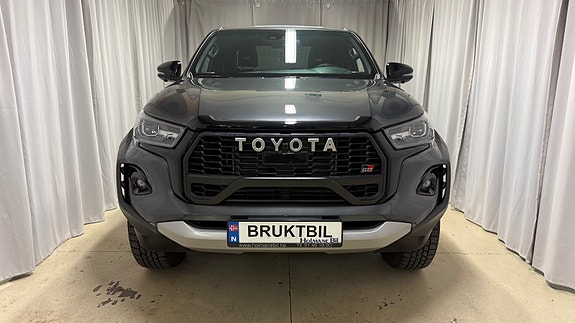 Toyota HiLux 4 of 29