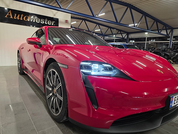 Porsche Taycan 10 of 25