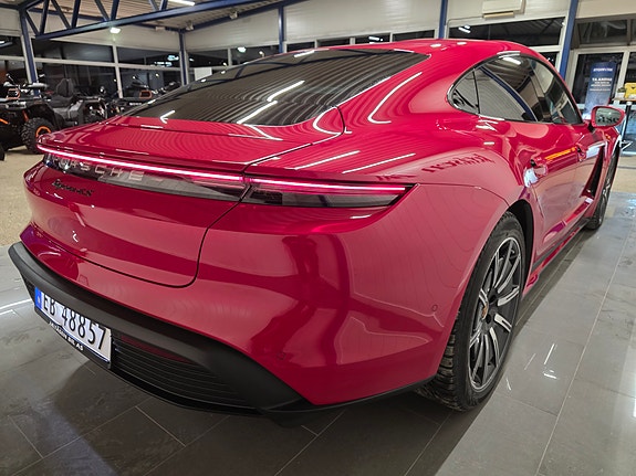 Porsche Taycan 7 of 25