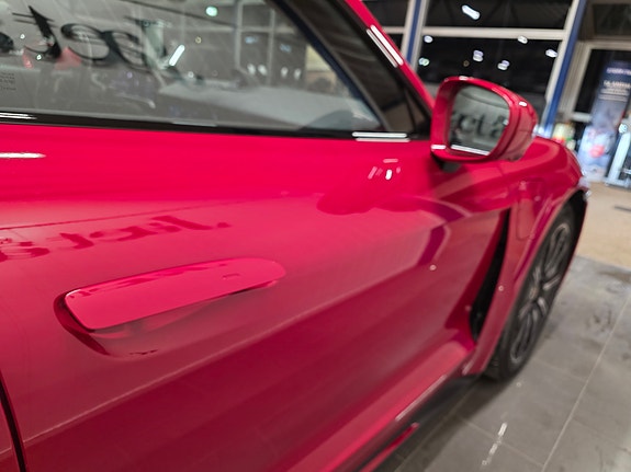 Porsche Taycan 9 of 25