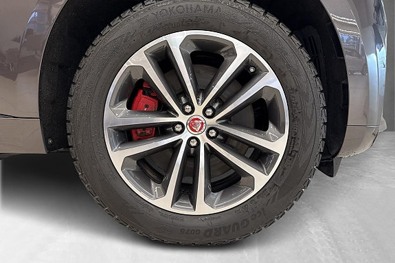 Jaguar F-PACE 15 of 15