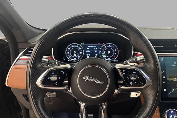 Jaguar F-PACE 6 of 15