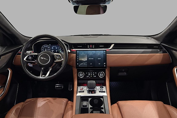 Jaguar F-PACE 11 of 15
