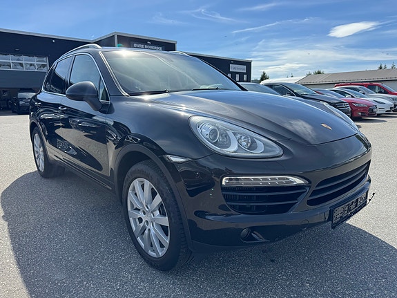 Porsche Cayenne 5 of 5