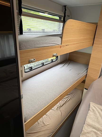 Adria Adora 593 UK / KUN BRUKT 2 TURER / 3 KØYER / ALDE / LUFTFORTELT / GARANTI 15 of 19