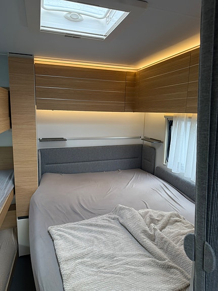 Adria Adora 593 UK / KUN BRUKT 2 TURER / 3 KØYER / ALDE / LUFTFORTELT / GARANTI 14 of 19