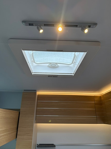 Adria Adora 593 UK / KUN BRUKT 2 TURER / 3 KØYER / ALDE / LUFTFORTELT / GARANTI 17 of 19